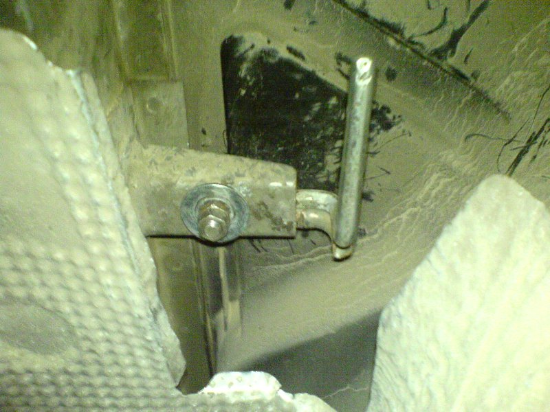 http://www.forum-peugeot.com/Forum/mesimages/10271/SupportSilencieux.JPG