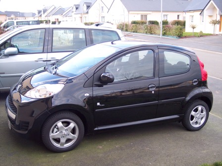 http://www.forum-peugeot.com/Forum/mesimages/10725/107-1.jpg