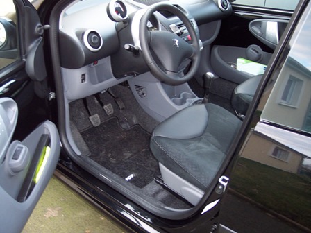 http://www.forum-peugeot.com/Forum/mesimages/10725/107-4.jpg http://www.forum-peugeot.com/Forum/mesimages/10725/107-4.jpg