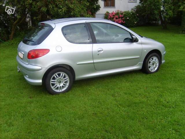 http://www.forum-peugeot.com/Forum/mesimages/12815/1293242813.jpg