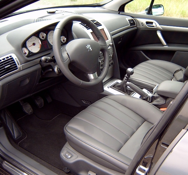 http://www.forum-peugeot.com/Forum/mesimages/13119/INT1.JPG