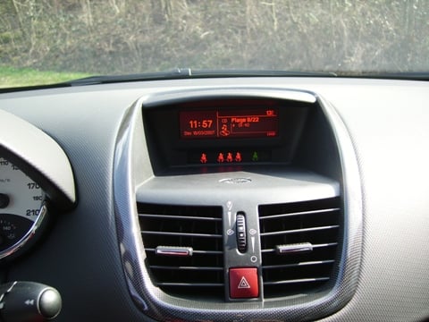 http://www.forum-peugeot.com/Forum/mesimages/15695/IMGP0707.JPG
