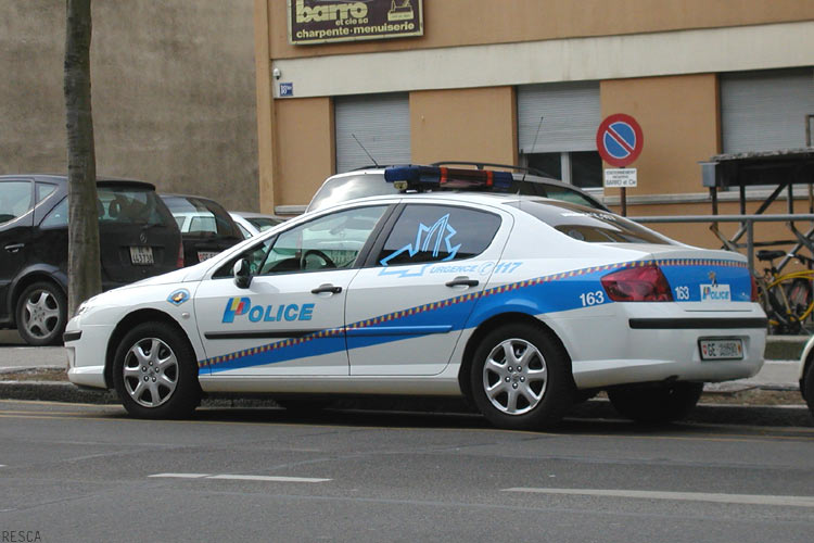 http://www.forum-peugeot.com/Forum/mesimages/16588/407PoliceGE004.jpg