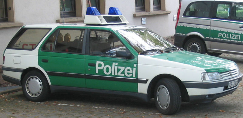 800pxBildPolizeifahrzeugPeugeot405BreakSaarland.jpg