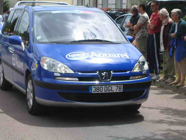 http://www.forum-peugeot.com/Forum/mesimages/16588/807bleuTDF.jpg