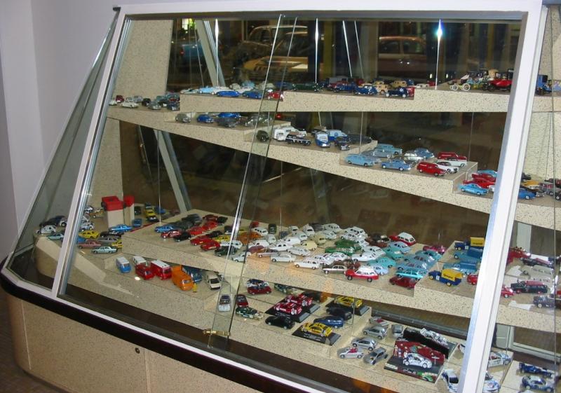http://www.forum-peugeot.com/Forum/mesimages/16588/vitrinemusee1.jpg http://www.forum-peugeot.com/Forum/mesimages/16588/vitrinemusee1.jpg