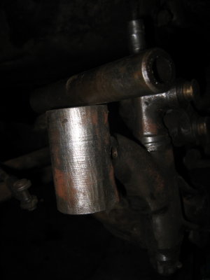 http://www.forum-peugeot.com/Forum/mesimages/17277/Pivot%20roue%20avant%20droite%20demonte.JPG