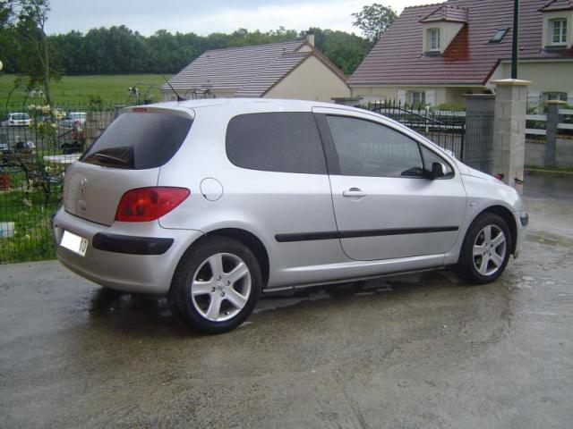 http://www.forum-peugeot.com/Forum/mesimages/19138/DSC03763.jpg1..jpg