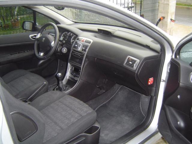 http://www.forum-peugeot.com/Forum/mesimages/19138/DSC03767.jpg1..jpg