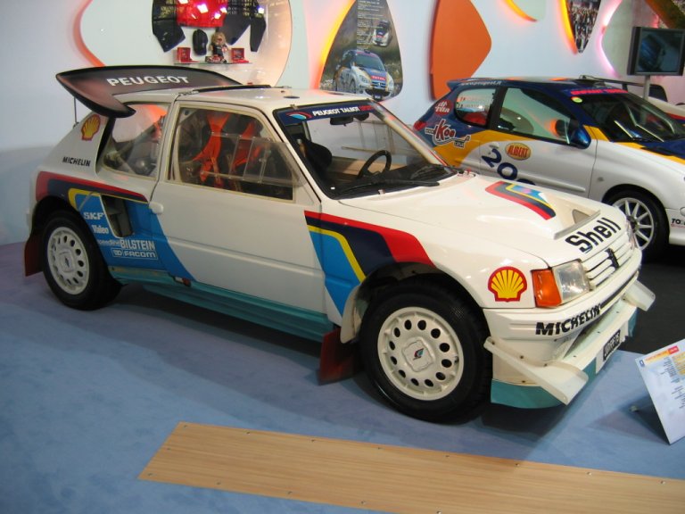 http://www.forum-peugeot.com/Forum/mesimages/19229/Peugeot205Turbo16show2.jpg