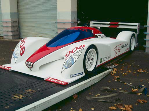 http://www.forum-peugeot.com/Forum/mesimages/21319/Musee908.jpg