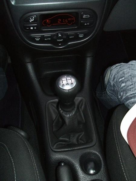 http://www.forum-peugeot.com/Forum/mesimages/21443/DSCF1168.JPG