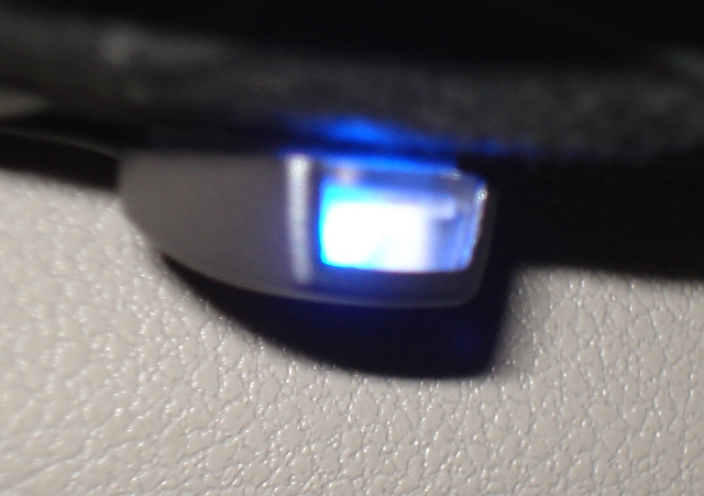 http://www.forum-peugeot.com/Forum/mesimages/21448/Eclairage%20d'ambiance002.jpg