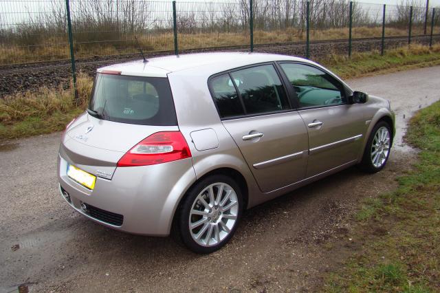http://www.forum-peugeot.com/Forum/mesimages/2195/meg01.jpg