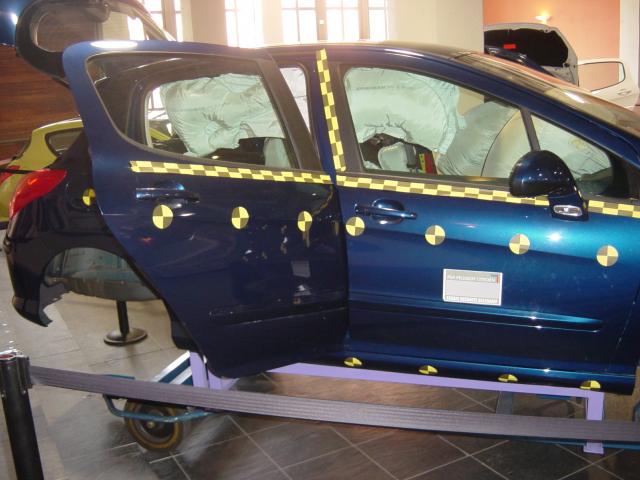 http://www.forum-peugeot.com/Forum/mesimages/22221/DSC02471.jpg