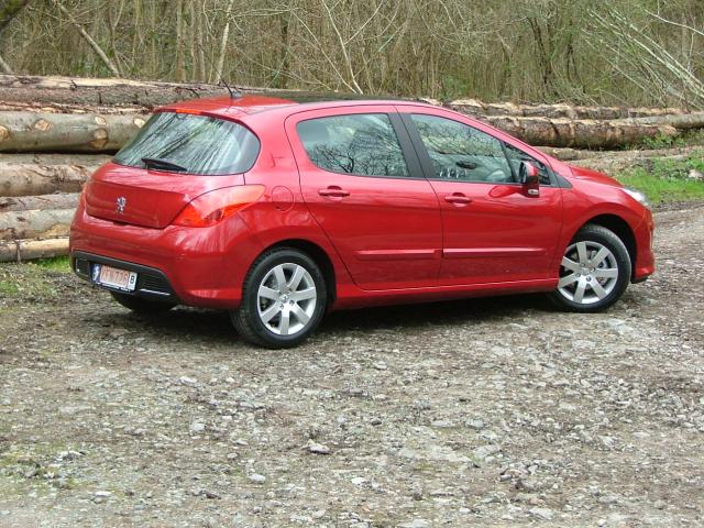 http://www.forum-peugeot.com/Forum/mesimages/22635/20030105PEUGEOT0021.jpg