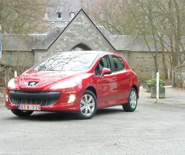 http://www.forum-peugeot.com/Forum/mesimages/22635/20030105PEUGEOT0034bis.jpg