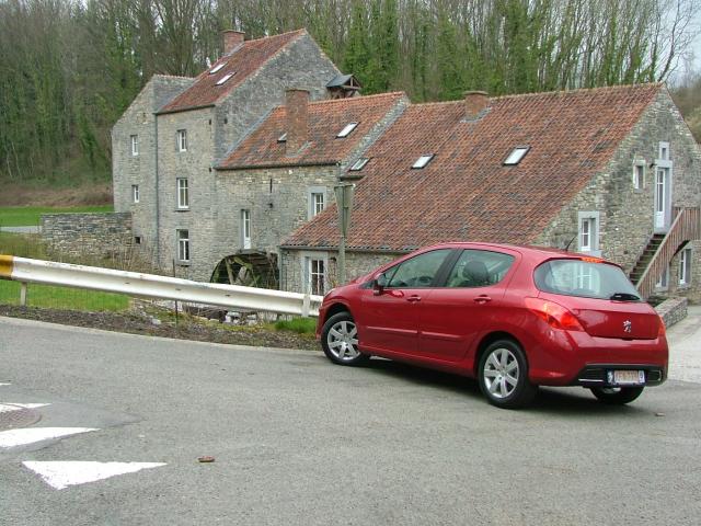 http://www.forum-peugeot.com/Forum/mesimages/22635/20030105PEUGEOT0044.jpg