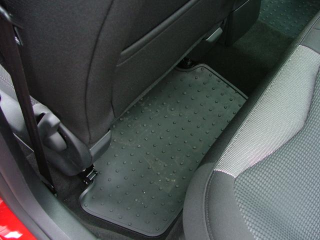 http://www.forum-peugeot.com/Forum/mesimages/22635/2008_0404peugeot0004.jpg