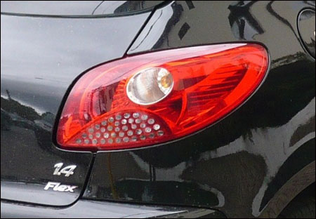 http://www.forum-peugeot.com/Forum/mesimages/22906/206_07.jpg