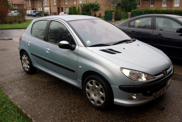 http://www.forum-peugeot.com/Forum/mesimages/23327/206_1.jpg