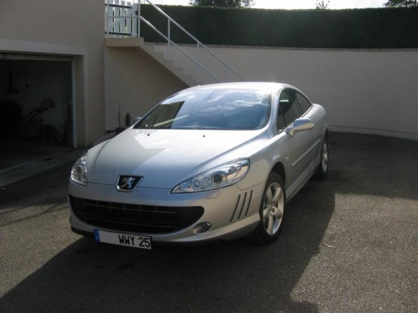 http://www.forum-peugeot.com/Forum/mesimages/23669/414ma407coupe04.10.200812800x600800x600.jpg