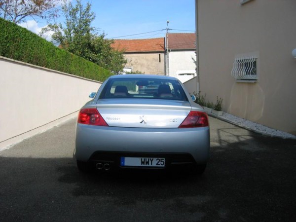 http://www.forum-peugeot.com/Forum/mesimages/23669/414ma407coupe04.10.20083800x600800x600.jpg