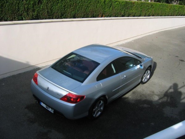 http://www.forum-peugeot.com/Forum/mesimages/23669/414ma407coupe04.10.20084800x600800x600.jpg