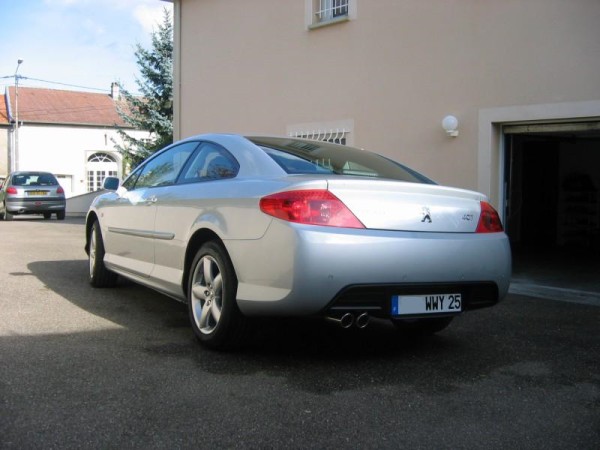 http://www.forum-peugeot.com/Forum/mesimages/23669/414ma407coupe04.10.20086800x600800x600.jpg