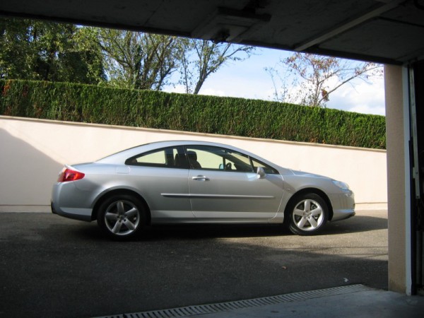 http://www.forum-peugeot.com/Forum/mesimages/23669/414ma407coupe04.10.2008800x600800x600.jpg