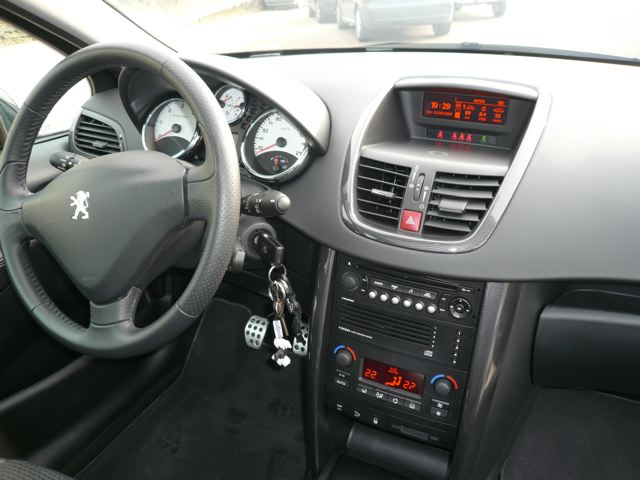 http://www.forum-peugeot.com/Forum/mesimages/24061/P1010745.jpg