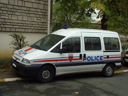 http://www.forum-peugeot.com/Forum/mesimages/25/c09.jpg