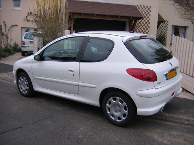http://www.forum-peugeot.com/Forum/mesimages/26108/206xbox2.jpg1..jpg