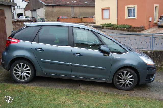 http://www.forum-peugeot.com/Forum/mesimages/30986/6541494859.jpg2..jpg