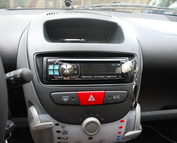 Citroën C1,Toyota Aygo,Peugeot 107 :: auto radio peugeot C1