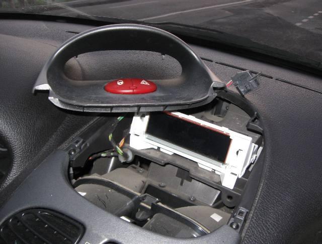 comment demonter afficheur 206