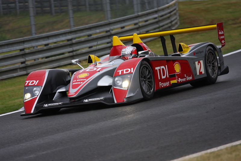 http://www.forum-peugeot.com/images/24h-mans-2008/IMG_4639.JPG