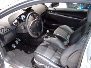 Peugeot 207 1,6 16v turbo