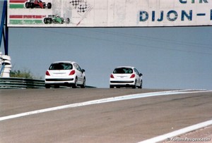 http://www.forum-peugeot.com/images/Image/dijon2007/argentique/coupe-207-sprint-03_tn.jpg