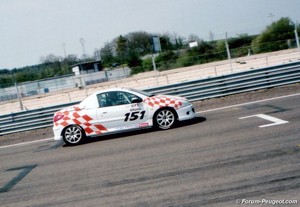 http://www.forum-peugeot.com/images/Image/dijon2007/argentique/trophee-gt-07_tn.jpg