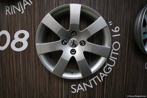 http://www.forum-peugeot.com/images/Image/iaa2007/salon-francfort-0065_tn.jpg