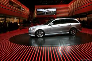 http://www.forum-peugeot.com/images/Image/iaa2007/salon-francfort-0142_tn.jpg