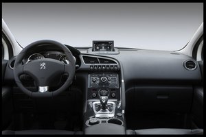 Peugeot 3008 HYbrid4 planche de bord