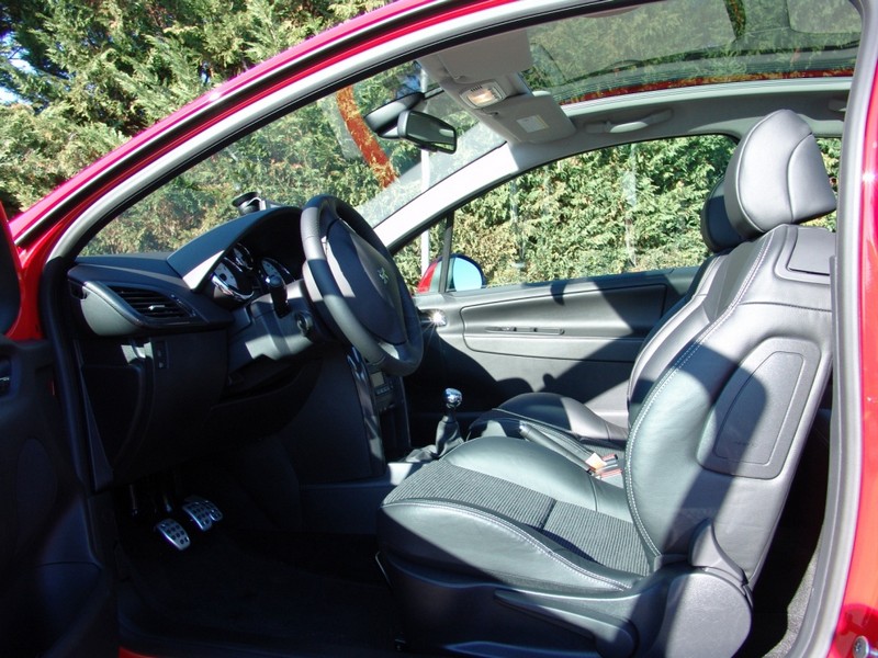 http://www.forum-peugeot.com/images/auto-membres/207-thp-gerard13-06.jpg