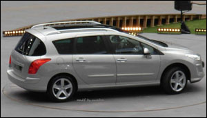 Peugeot 308 SW spyshot