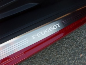 http://www.forum-peugeot.com/membres/leo/207-004_mini.jpg