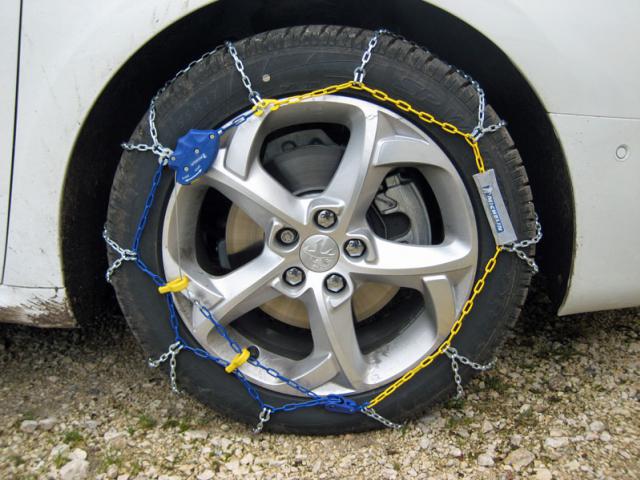 Chaînes à Neige XK9 Automatiques - Paire Pour Pneus 215/50R18 215/55R17 - Homologuées B26