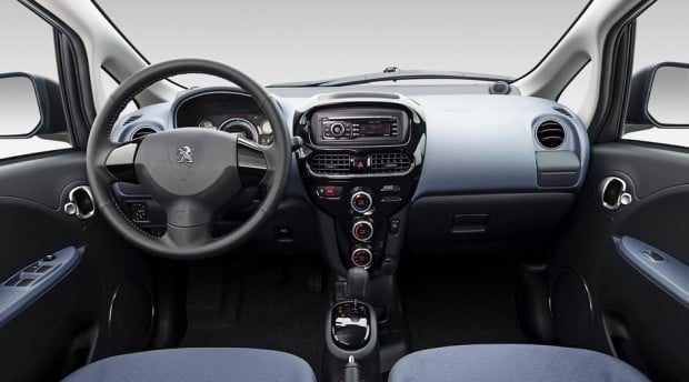 L'habitacle de la Peugeot iOn