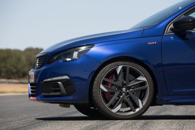 La jante Carbon19 de la Peugeot 308 GTi by Peugeot Sport