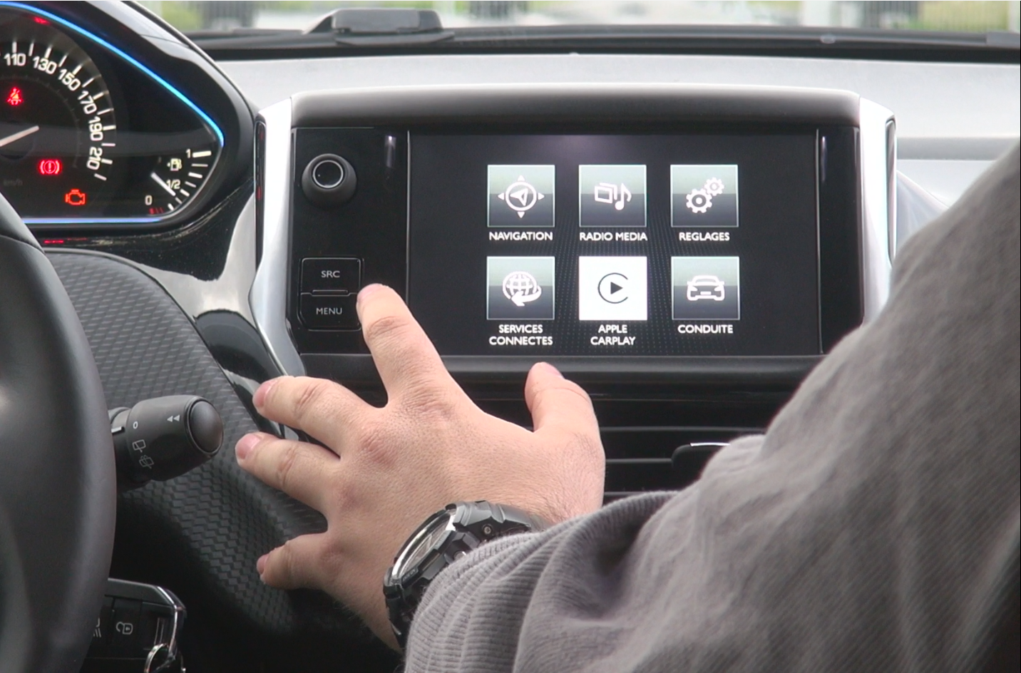 Interface Carplay & Android Auto Peugeot 208 de 2012 à 2018 commander  maintenant